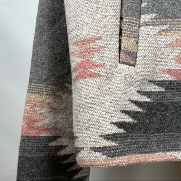 NWT Blue B Southwestern Aztec Print Shacket Relaxed Fit Button Up Cozy Sz Small - Picture 7 of 11